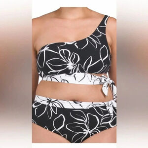 LA BLANCA Plus Moonlit One Shoulder Top Size 18W